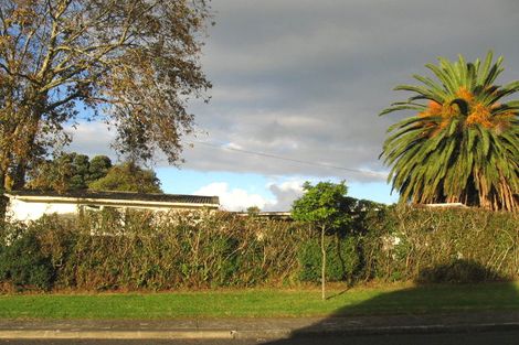 Photo of property in 56 Amberley Avenue, Te Atatu South, Auckland, 0610