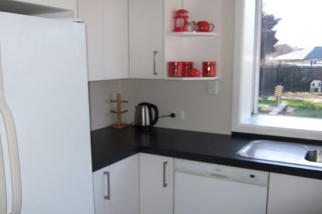 Photo of property in 910 Avonside Drive, Avondale, Christchurch, 8061