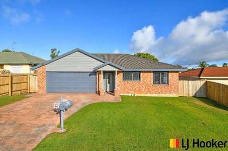 Photo of property in 8a Norman Close, The Gardens, Auckland, 2105