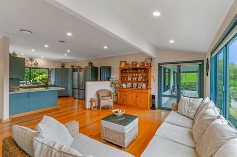 Photo of property in 365 Oneriri Road, Kaiwaka, 0573