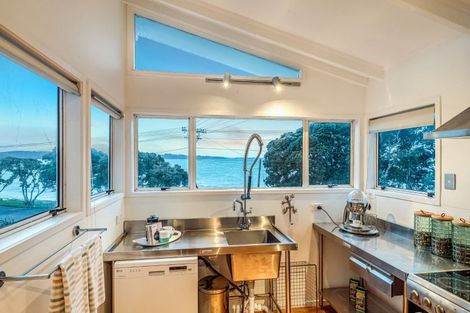 Photo of property in 11 Dalton Road, Snells Beach, 0920