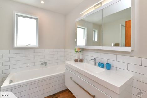 Photo of property in 2 Hatton Road, Orewa, 0931