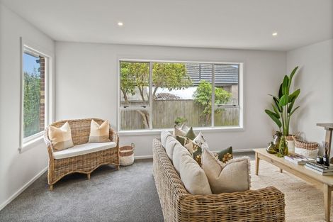 Photo of property in 112 Wainoni Road, Avondale, Christchurch, 8061