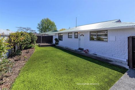 Photo of property in 1/450a Harewood Road, Harewood, Christchurch, 8051