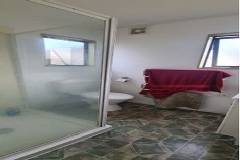 Photo of property in 3 The Terrace, Herald Island, Auckland, 0618