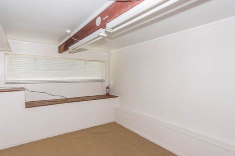 Photo of property in 11 Wirihana Road, Titirangi, Auckland, 0604