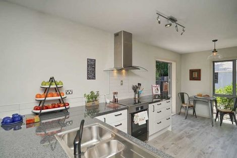 Photo of property in 2/121 Barrington Street, Somerfield, Christchurch, 8024