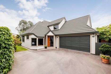 Photo of property in 12a Montgomery Terrace, Hokowhitu, Palmerston North, 4410