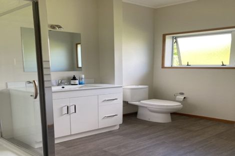 Photo of property in 2 The Promenade, Takapuna, Auckland, 0622