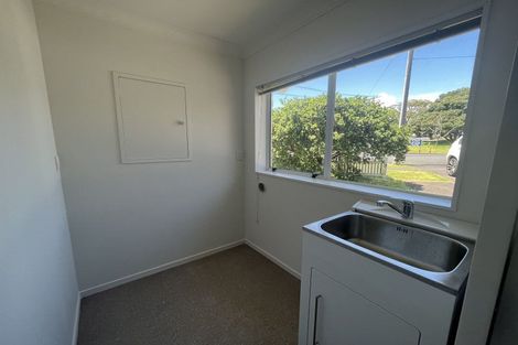 Photo of property in 1/5 Fenwick Avenue, Milford, Auckland, 0620