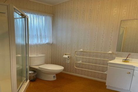 Photo of property in 17 Waller Avenue, Bucklands Beach, Auckland, 2012