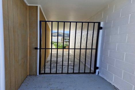 Photo of property in 39 Milne Terrace, Island Bay, Wellington, 6023