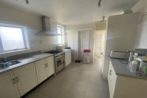 Photo of property in 36 Cambridge Terrace, Papatoetoe, Auckland, 2025