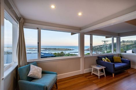 Photo of property in 108 Moncks Spur Road, Redcliffs, Christchurch, 8081