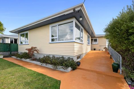 Photo of property in 468 Carrington Street, Upper Vogeltown, New Plymouth, 4310