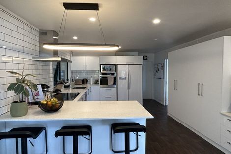 Photo of property in 8 Countess Close, Maupuia, Wellington, 6022