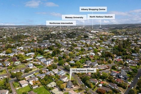 Photo of property in 10 Eagleson Street, Northcross, Auckland, 0632