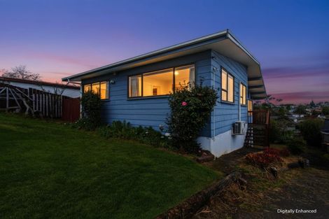 Photo of property in 6 Jenanne Place, Totara Vale, Auckland, 0629