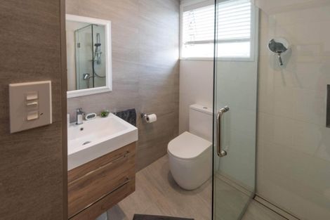 Photo of property in 30 Grassways Avenue, Pakuranga, Auckland, 2010