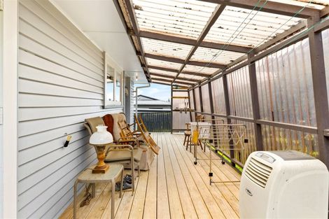 Photo of property in 51a Vodanovich Road, Te Atatu South, Auckland, 0610