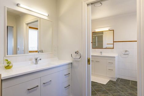 Photo of property in 2/70 Harvey Street, Waipahihi, Taupo, 3330