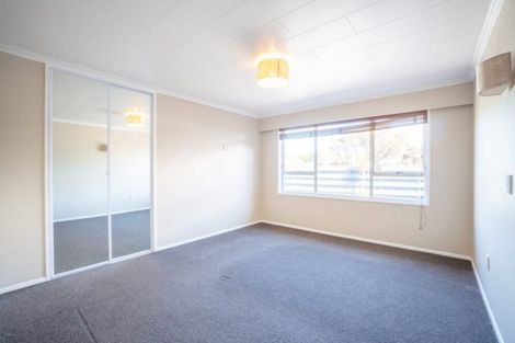 Photo of property in 16 Te Punga Place, Awapuni, Palmerston North, 4412