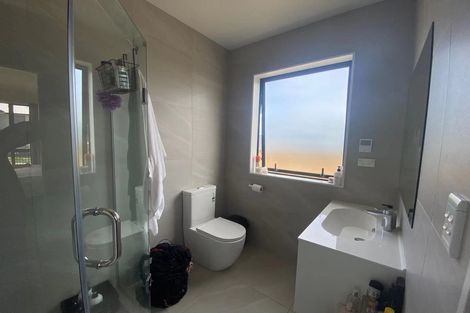 Photo of property in 12 Mamuku Drive, Massey, Auckland, 0614