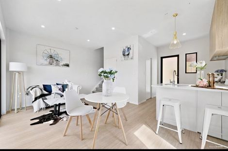 Photo of property in 14 Picturesque Drive, Flat Bush, Auckland, 2019