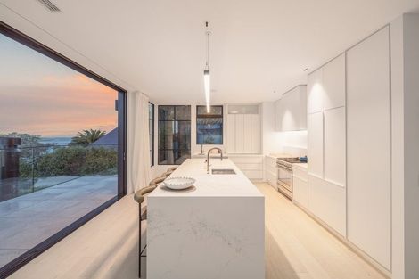 Photo of property in 8a Beachville Road, Redcliffs, Christchurch, 8081