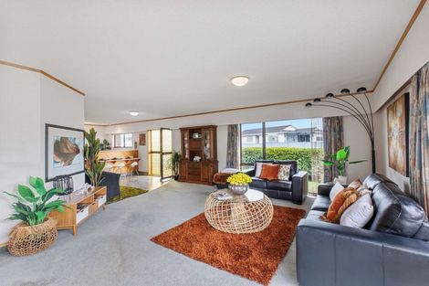 Photo of property in 28 Edgewater Parade, Waiuku, 2123