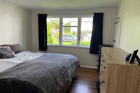 Photo of property in 15 Wiremu Place, Blagdon, New Plymouth, 4310