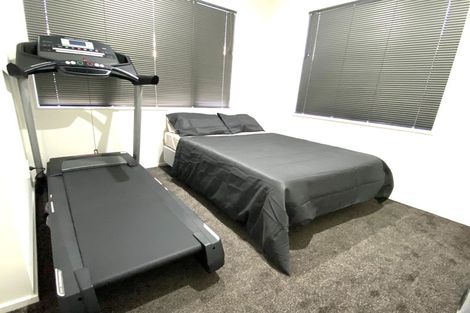 Photo of property in 84 Cypress Drive, Maungaraki, Lower Hutt, 5010