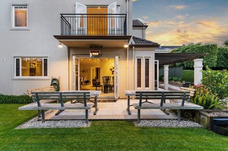 Photo of property in 205a Hurstmere Road, Takapuna, Auckland, 0622