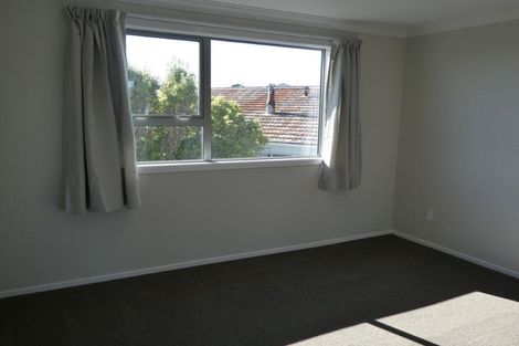 Photo of property in 20a Chetwode Grove, Newlands, Wellington, 6037