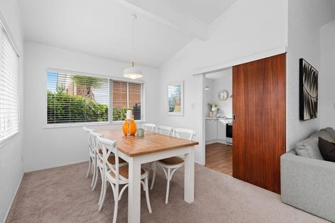 Photo of property in 26 Beechdale Crescent, Pakuranga Heights, Auckland, 2010