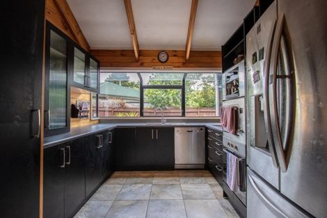 Photo of property in 18 Wood Leigh, Paraparaumu Beach, Paraparaumu, 5032