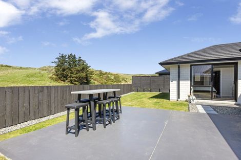 Photo of property in 3 Foremast Place, Whitby, Porirua, 5024