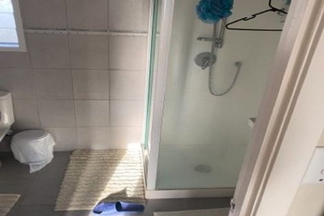 Photo of property in 1/11 Lancelot Place, Glenfield, Auckland, 0629