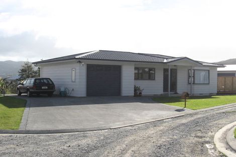 Photo of property in 30 Helvetia Grove, Naenae, Lower Hutt, 5011