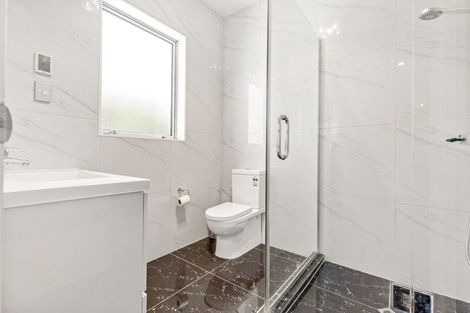 Photo of property in 75 San Valentino Drive, Henderson, Auckland, 0612