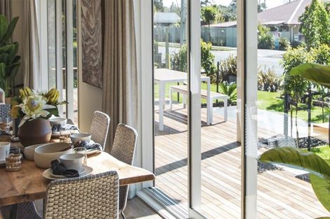 Photo of property in 19 Te Ahuahu Road, Piha, 0772