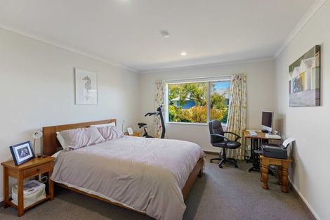 Photo of property in 3 Te Ropata Place, Waikanae Beach, Waikanae, 5036