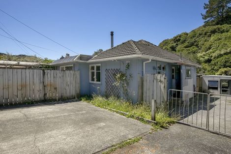 Photo of property in 19 Sunny Grove, Wainuiomata, Lower Hutt, 5014