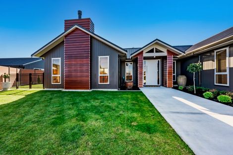 Photo of property in 25 Phoenix Palms Grove, Levin, 5510