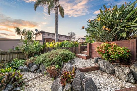 Photo of property in 7 Star Place, Cockle Bay, Auckland, 2014