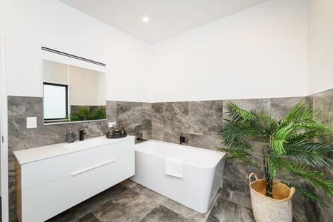 Photo of property in 125 Cashmere Drive, Fitzherbert, Palmerston North, 4410