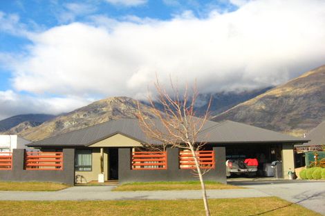 Photo of property in 48 Sylvan Street, Lake Hayes, Queenstown, 9304