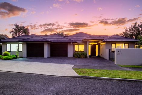 Photo of property in 227 Heta Road, Merrilands, New Plymouth, 4312