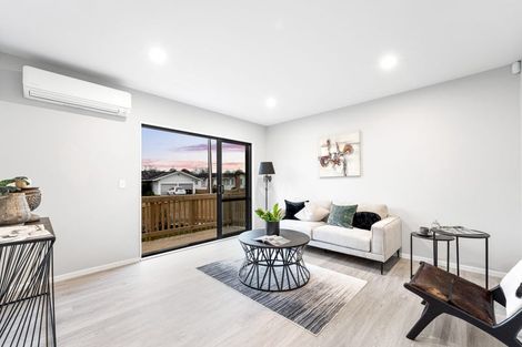 Photo of property in 13b Windermere Crescent, Blockhouse Bay, Auckland, 0600