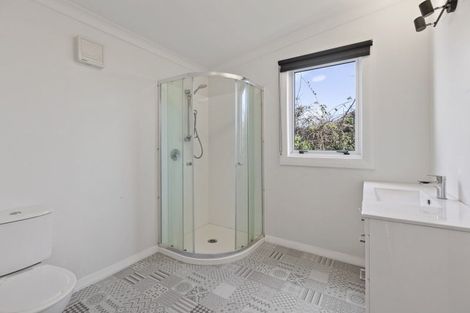 Photo of property in 2 Chilman Street, Strandon, New Plymouth, 4312